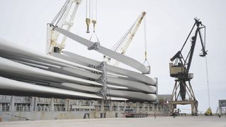 gigantes. Los componentes de los aerogeneradores son más 10 metros más altos que el Obelisco.