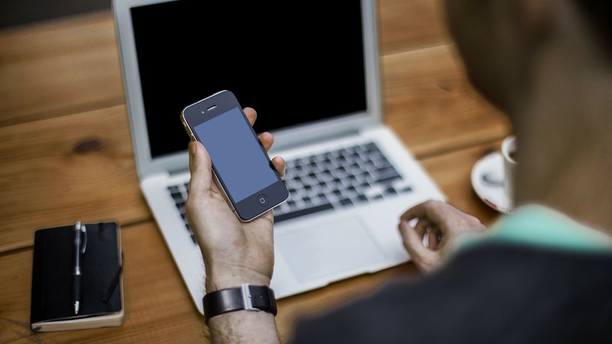 Mobile internet accesses grew 6.5% in the last quarter of 2021