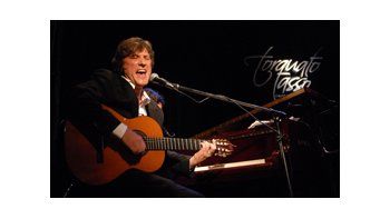 ámbito.com | Amado Boudou se animó una vez más a la guitarra