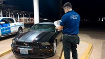 tenia un ford mustang y dijo que era turista para no pagar impuestos: se lo embargaron
