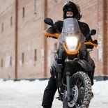 Conocé las mejores alternativas para soportar el frío mientras andás en moto. Conocé las mejores alternativas para soportar el frío mientras andás en moto.