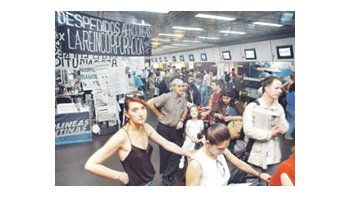 Son miles los pasajeros que se encuentran varados en el Aeroparque metropolitano. Por la huelga, hace ya cuatro días que no hay vuelos. Ni soluciones.