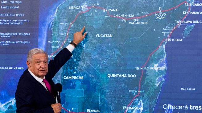 El presidente de México, Andrés Manuel López Obrador, expone sobre el Tren Maya.