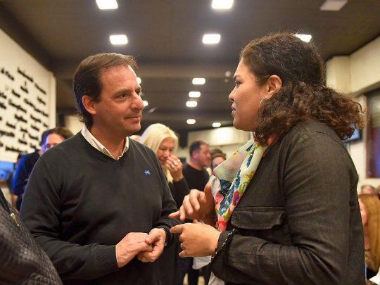 El intendente de Escobar, Ariel Sujarchuk, suscribió la certificación para aplicar políticas anticorrupción en su municipio.&nbsp;