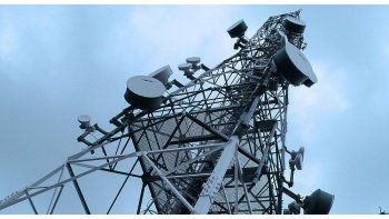 Autorizan a dos telefónicas a brindar cuádruple play