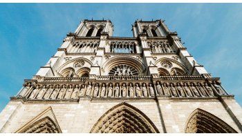Emblema. Unos 14 millones de turistas pasan por año por la mítica Catedral de París: aseguran que sigue siendo segura para ser visitada .