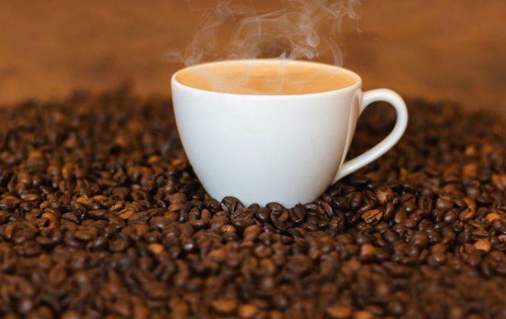 La cafeína fue eficaz para frenar los movimientos incontrolados en un niño de 11 años con un raro trastorno.&nbsp;