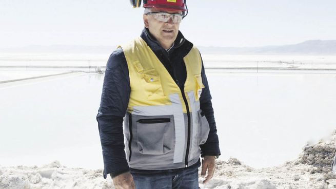foco. Gerardo Morales, el martes en los yacimientos Exar y Sales de Jujuy. El gobernador viene de blindar bloque minero con Salta y Catamarca.
