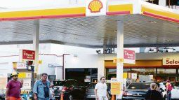 Shell and Axion joined YPF in the decrease in fuels. Shell and Axion joined YPF in the decrease in fuels.