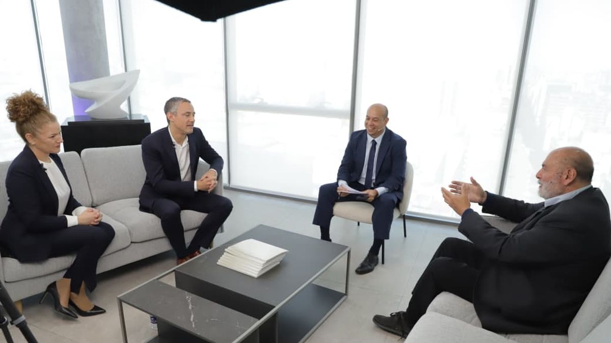 Cómo se adaptan a los cambios tecnológicos las fintech, la educación y la industria tabacalera