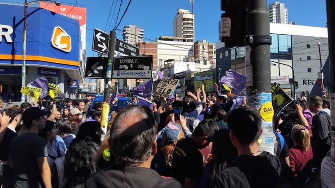 Otermín publicó un Mensaje a la comunidad de Lomas con motivo de la recorrida de campaña de Milei.