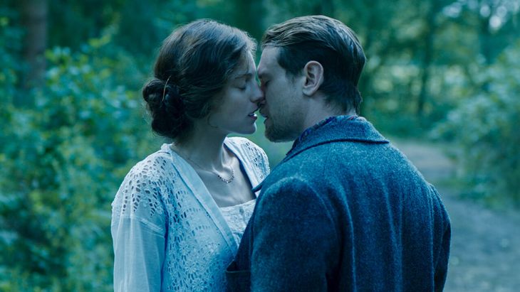 Lady Chatterley's Lover, a film available on the Netflix platform. Lady Chatterley's Lover, a film available on the Netflix platform.