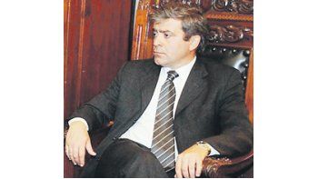 «De cinco vocales de la Corte, tres fueron puestos por Alperovich, y el presidente fue su fiscal de Estado durante cuatro años», dispara Cano.