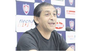 Aprovechándose del mal momento que atraviesa Silvera en Independiente, Ramón chicaneó a Mohamed. «Si no lo tienen en cuenta, me gustaría tenerlo con nosotros», lanzó.