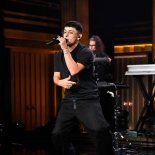El encuentro ocurrió en los estudios de NBC, donde el trapero brindó un show. El encuentro ocurrió en los estudios de NBC, donde el trapero brindó un show.
