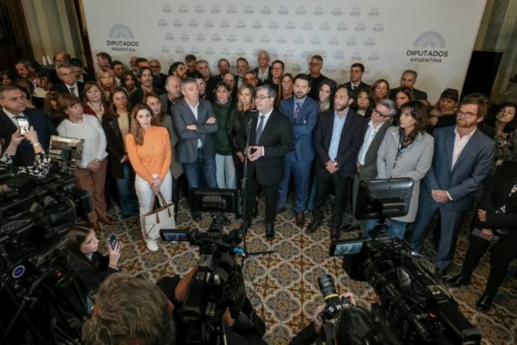 La oposición busca dar un golpe de efecto en Diputados.