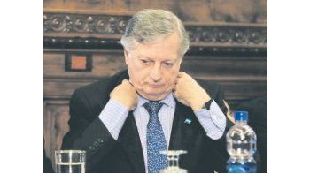 ámbito.com | Tope. El ministro Aranguren prevé una revisión en 2017.