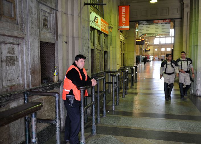 Se sintió fuerte el paro opositor y ya preparan otro de 36 horas (foto 1)