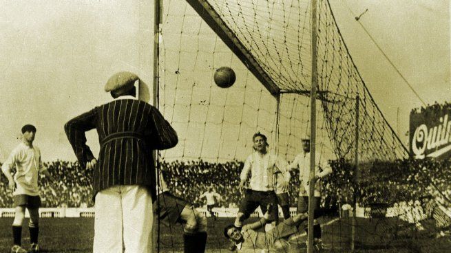 El término de gol olímpico nació en el fútbol argentino.