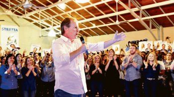 final. Los candidatos de Mendoza, Chubut, Entre Ríos, Tucumán y Jujuy cerraron ayer sus campañas con diversos actos y reuniones.