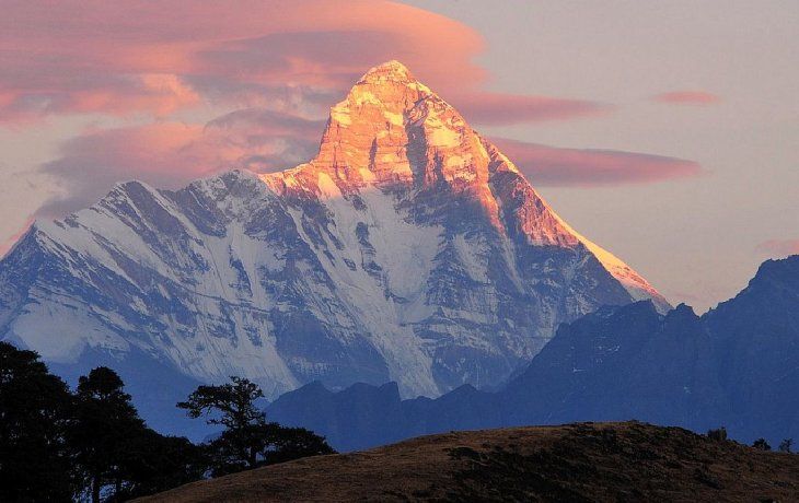 India: buscan a 200 desaparecidos en el Himalaya tras avalancha provocada por un glaciar