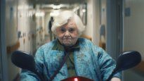 La producción combina humor, acción y una historia con una protagonista inesperada.