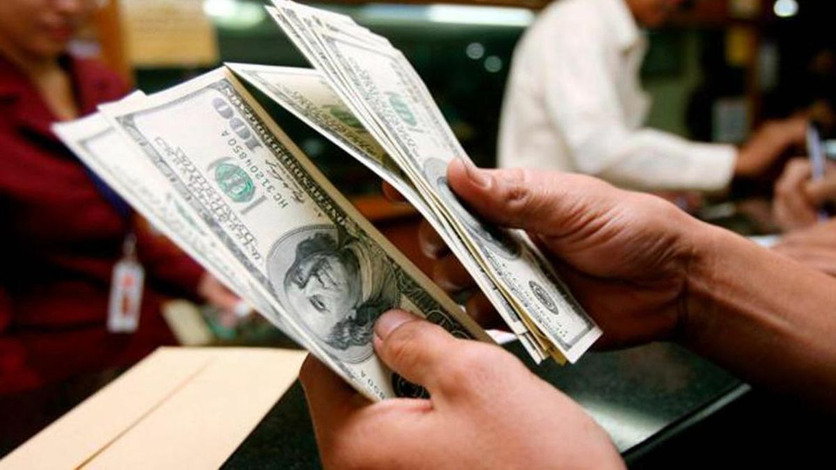Billing in dollars makes the exchange delay transparent