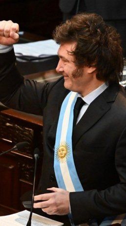 La foto que compartió Milei en sus redes tras el discurso.
