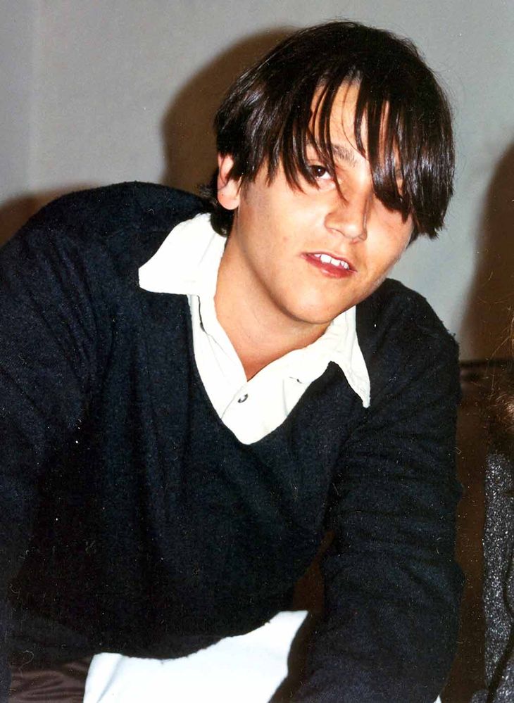 Los inicios de Diego Luna datan de 1991, cuando un jovencito con mirada curiosa debutó en la pantalla de Televisa con la inolvidable producción Los inicios de Diego Luna datan de 1991, cuando un jovencito con mirada curiosa debutó en la pantalla de Televisa con la inolvidable producción