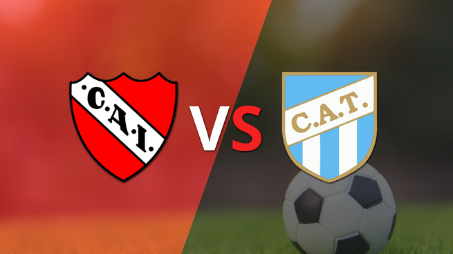 Arrancan las acciones del duelo entre Independiente y Atlético Tucumán