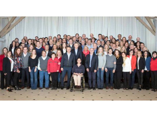 Los principales postulantes del oficialismo se tomaron la tradicional foto de familia junto al presidente Macri.