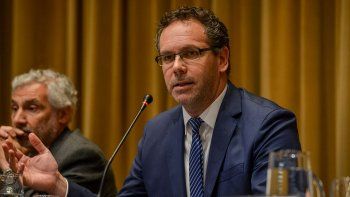 busca bcra congelar al dolar y evitar que se vayan plazos fijos