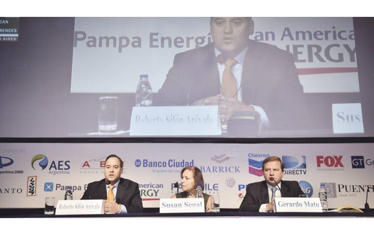 Escenarios. Los analistas Roberto Sifón Arévalo y Gerardo Mato plantearon los desafíos que debe enfrentar y resolver el Gobierno para poner en marcha la economía. Entre ellos, Susan Segal