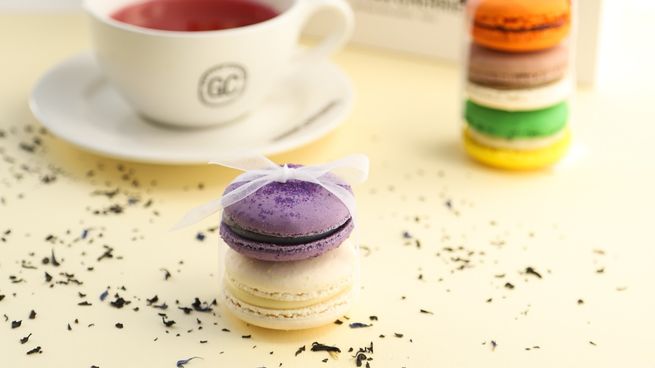 Té con macarons.jpg