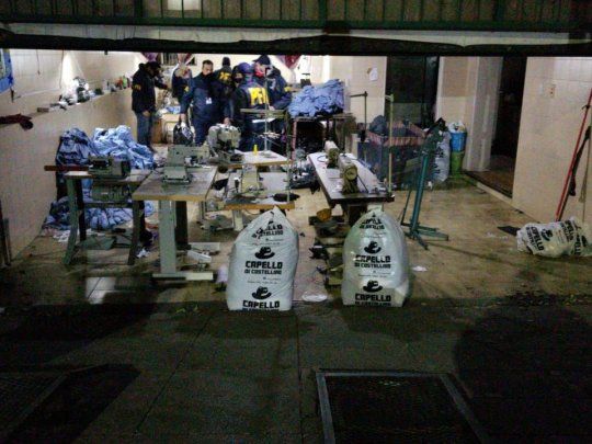 Los efectivos detuvieron a un hombre y una mujerresponsables del taller clandestino