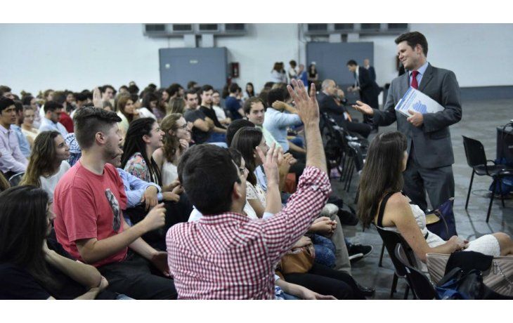 Estudiantes universitarios viajarán a EEUU becados por el Estado