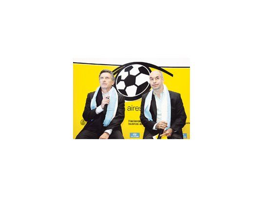 Mauricio Macri y Horacio Rodríguez Larreta anunciaron la instalación de una pantalla gigante en la coqueta plaza San Martín para que los vecinos puedan ver los partidos del Mundial.