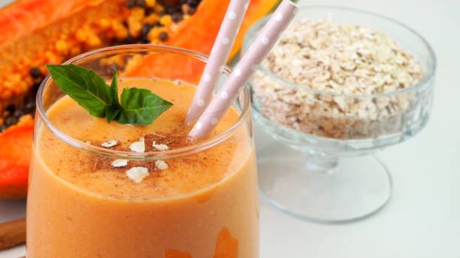 El exquisito licuado de papaya con un toque de jengibre.