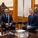 Juan Pablo Valdés y Diego Santilli se reunieron en la Casa de Gobierno de Corrientes. Juan Pablo Valdés y Diego Santilli se reunieron en la Casa de Gobierno de Corrientes.