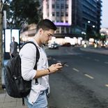 Ocho de cada diez argentinos eligen medios digitales como principal fuente de información, desplazando a la televisión. Ocho de cada diez argentinos eligen medios digitales como principal fuente de información, desplazando a la televisión.