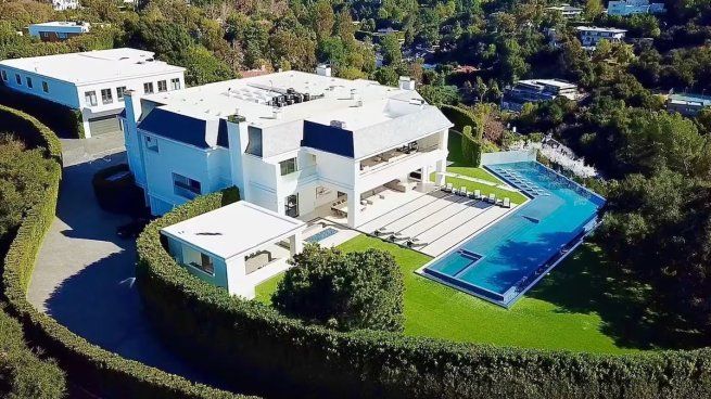This is the  million mansion that Jennifer Lopez and Ben Affleck are selling amid their divorce