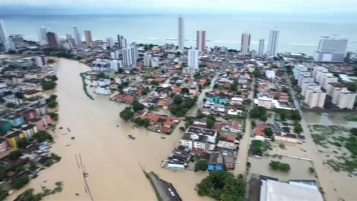 Brasil: ascienden a 84 los muertos por las lluvias en Pernambuco