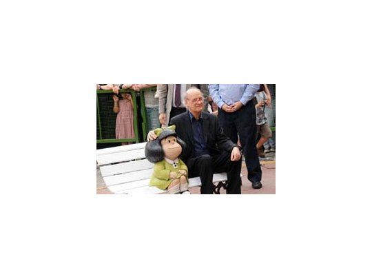 La escultura que homenajea a Quino y a Mafalda