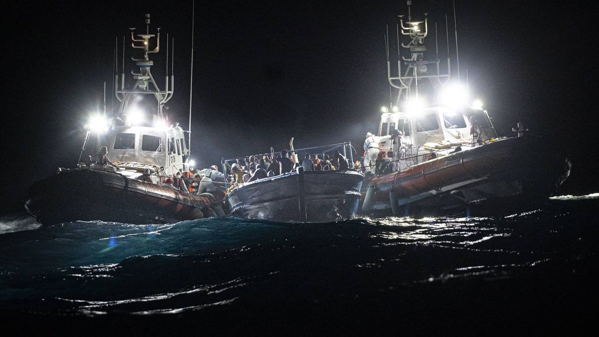 Almeno sette migranti sono morti e 280 sono stati salvati dopo un naufragio nel Mar Mediterraneo