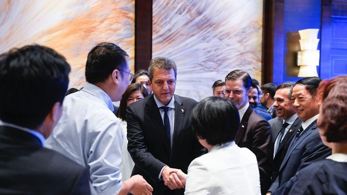 The committee maintains that without a political agreement, negotiations and investments cannot be held