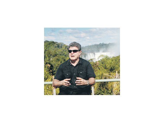 Gustavo Santaolalla en Iguazú: Forbes publicó que su fortuna, después de ganar dos veces el Oscar, asciende a u$s 7 millones, pero él lo niega categóricamente.
