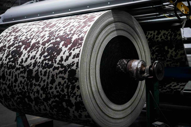 La industria textil no solo es golpeada por la caída del consumo sino también por el aumento de las importaciones. La industria textil no solo es golpeada por la caída del consumo sino también por el aumento de las importaciones.