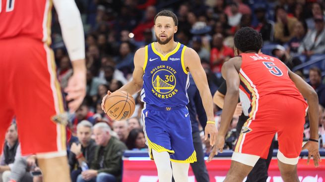 Stephen Curry fue el jugador mejor pagado de la NBA la temporada pasada y originalmente se le retuvieron $7,2 millones de su salario de $48,1 millones.