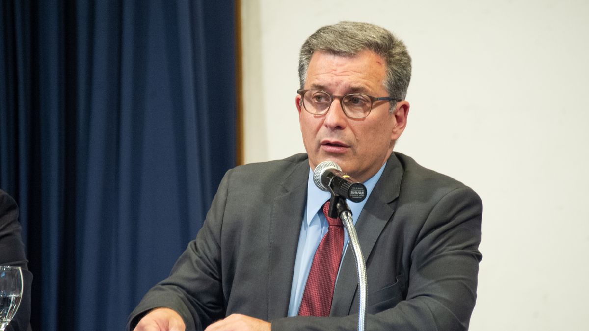 Alejandro Stipanicic will speak about the energy transition in Uruguay