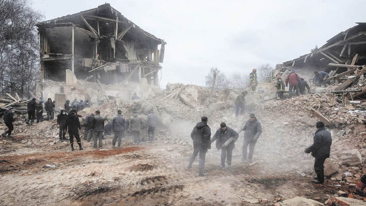 Russia and Ukraine agree to continue dialogue while the offensive grows